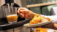 Greet Hotel Reims Tinqueux - breakfast