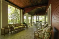 Island Cottage on Evans Lake Boat Rental Required