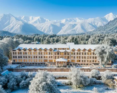 Hotel the Dewan โรงแรมในศรีนาการ์