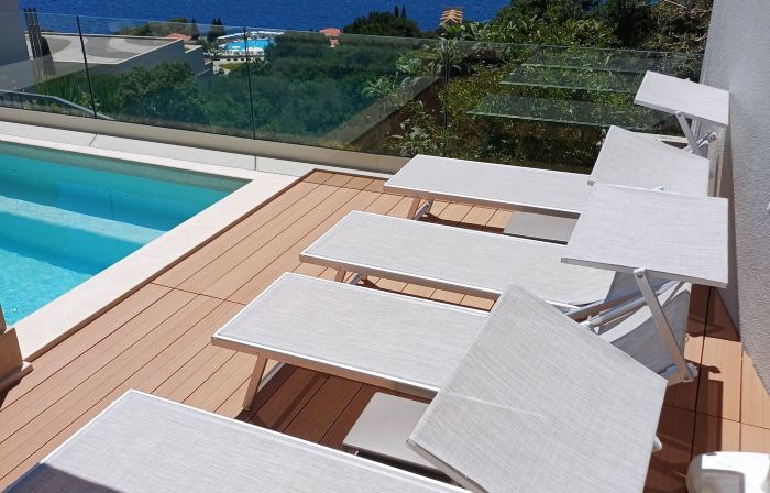 Apartmani D & J with Heated Pool & Stunning Sea View