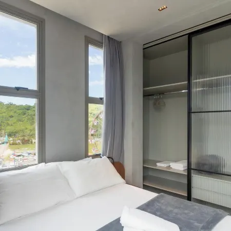 Your Exclusive Stay With Pool and Jacuzzi Just 500 Meters From the Beach - ELF