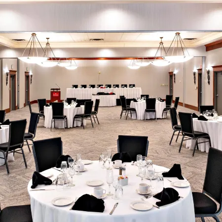 Ramada by Wyndham Kelowna Hotel & Conference Center