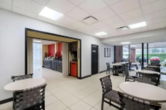 Super 8 by Wyndham Raleigh North East