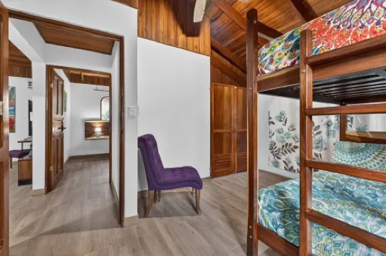 Tropical Perfection, Includes Kayak, Snorkel, Beach Gear, Walk to the Beach