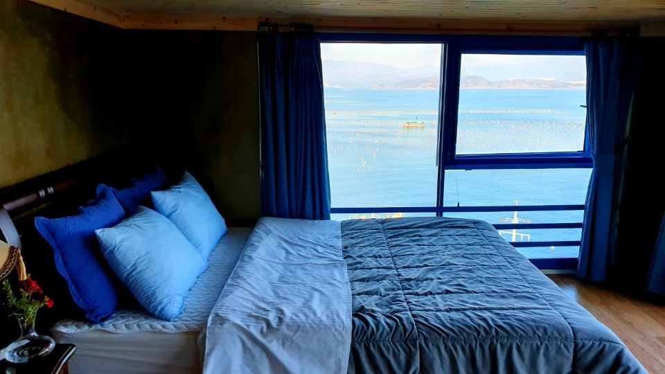 Changwon Santorini Pension