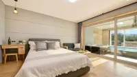 Sokcho Lasso Pool Villa Pension - Jacuzzi