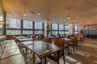 Leonardo Hotel Utrecht City Center - breakfast