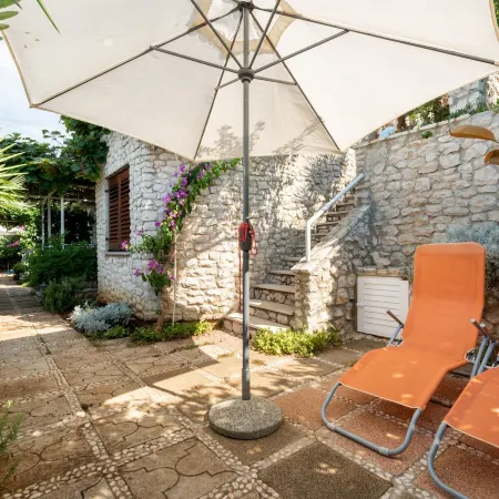 Apartments Mandica