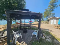Waterfront Cabin on Lake Superior Sleeps 7 Plus ppl - 2-Star