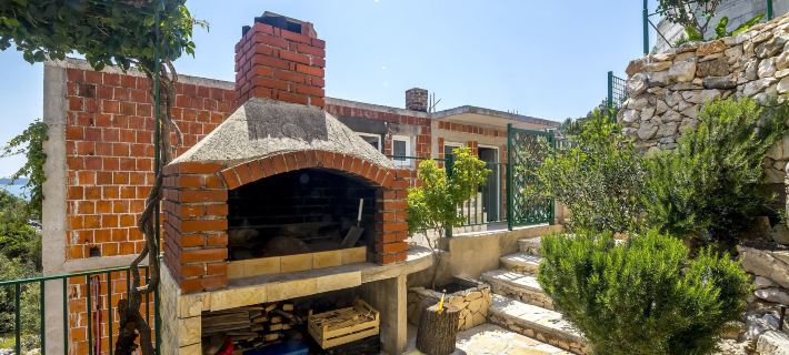 Apartments Toni Hotels in Vinisce