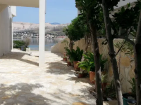 埃娜公寓 帕格酒店