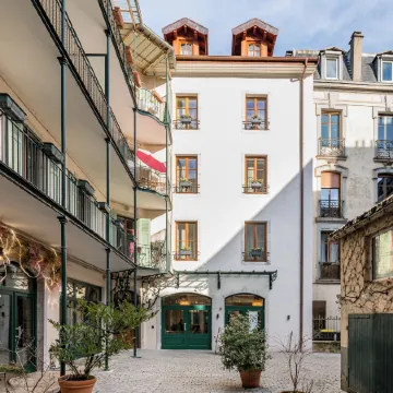 La Cour du 6 Отели в г. Анси