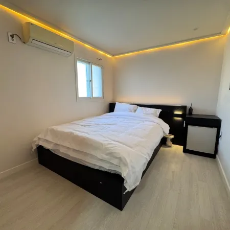 Jecheon Boutique Stay Hotel Отели рядом с достопримечательностью «Городская библиотека Чечхона»
