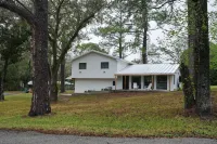 Sleeps 8•Modern Ocala Retreat•Near Springs•Family Friendly•Downtown•The Getaway