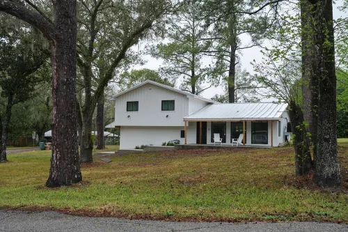 Sleeps 8•Modern Ocala Retreat•Near Springs•Family Friendly•Downtown•The Getaway