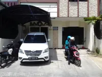 Bantal Guling Pasar Baru - parking