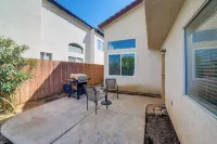 Explore Socal: Family-friendly Home in Fontana! - Wifi