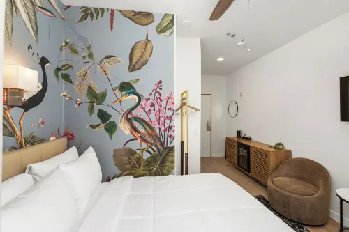 Little Italy Inn - Limited Service Apart Hotel - Apartments
