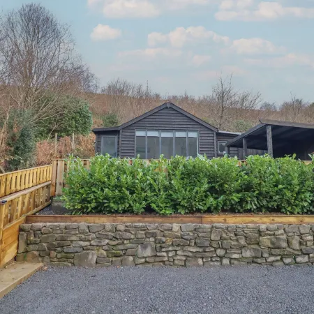 Lodge at Nadur Отели в г. Макинлет