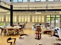 Robyn's Nest Lakeside Resort Hotels in Merimbula
