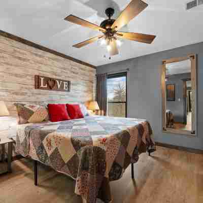 Hole-in-one Hideaway For 4 Rooms