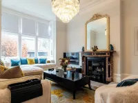 Beautiful 5 Bedroom Home in Evesham Hotels in Evesham