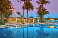Hari Club Beach Resort - Swimmingpools
