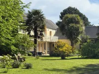 Logis Hôtel la Demeure du Perron - Bares