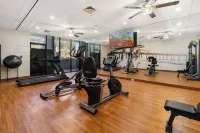 Clarion Pointe Galveston - Beachfront - Gym