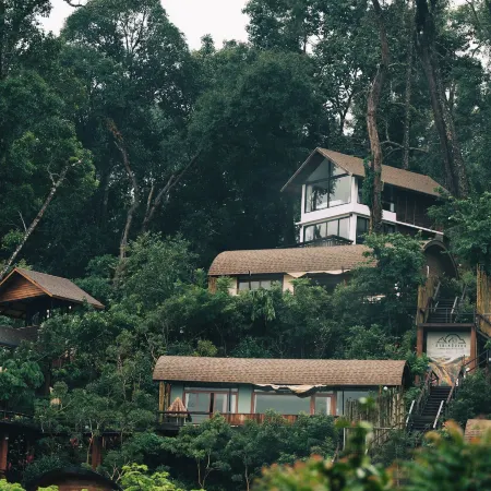 Baan Nhuer Mek