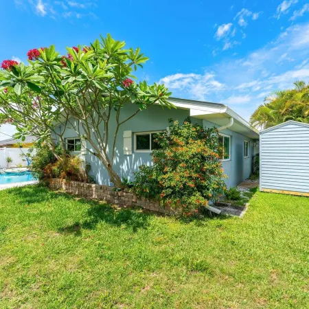 4822 Fairview Dr