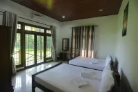 Heritance Resort Hotel - parking