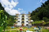 Hotel One Riverside Kaghan