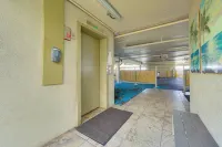 1 Mi to Magic Sands: Waterfront Big Island Condo - 3-Star