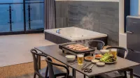 Sokcho W Spa Poolvilla - Jacuzzi