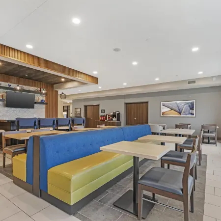 Best Western Plus Marquette Hotel  Suites
