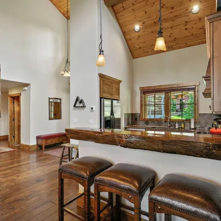 Cozy private cabin with hot tub, and ski in and out