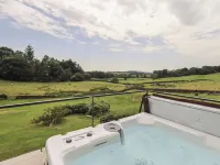 Acorn - Hot Tub