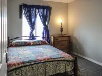 Mackenzie - Private BR w-Shared Bathroom Hotels near Camelback Ranch