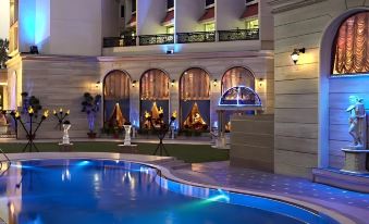 Hotel the Royal Plaza