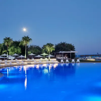 So Nice Club Resort Hotels near Landa Beach