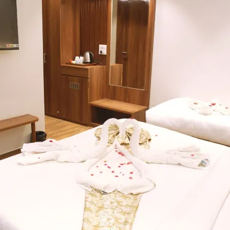 Hotel Radha Krishnam