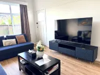 Pretty Villa Close to St Clair Beach Private Parking - 빌라