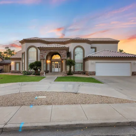 Luxury 6BR Retreat - Pool BBQ Theater and Games
