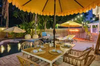 Bradenton Bliss Heated Pool Hot Tub Games - Jacuzzi