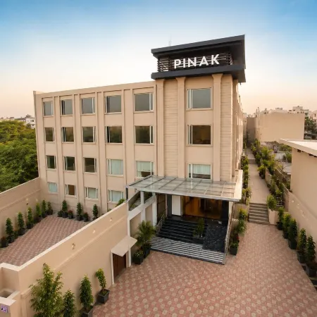 Hotel Pinak