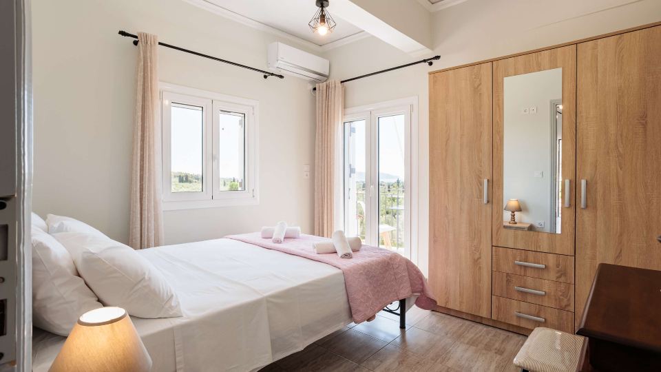 Seaview Serenity - Beachside Getaway