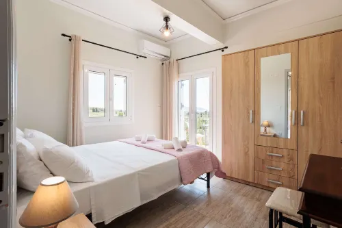 Seaview Serenity - Beachside Getaway - Apartments
