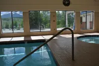 Luxury Inn & Suites - 2-Star