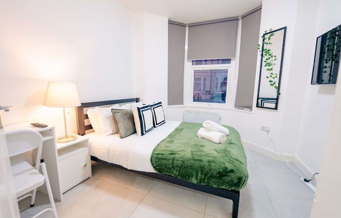 Stylish 1BR Ground Level with Private Patio Garden